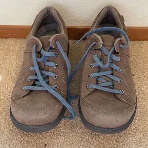 𝅺aravon by New Balance sneaker hiking shoe